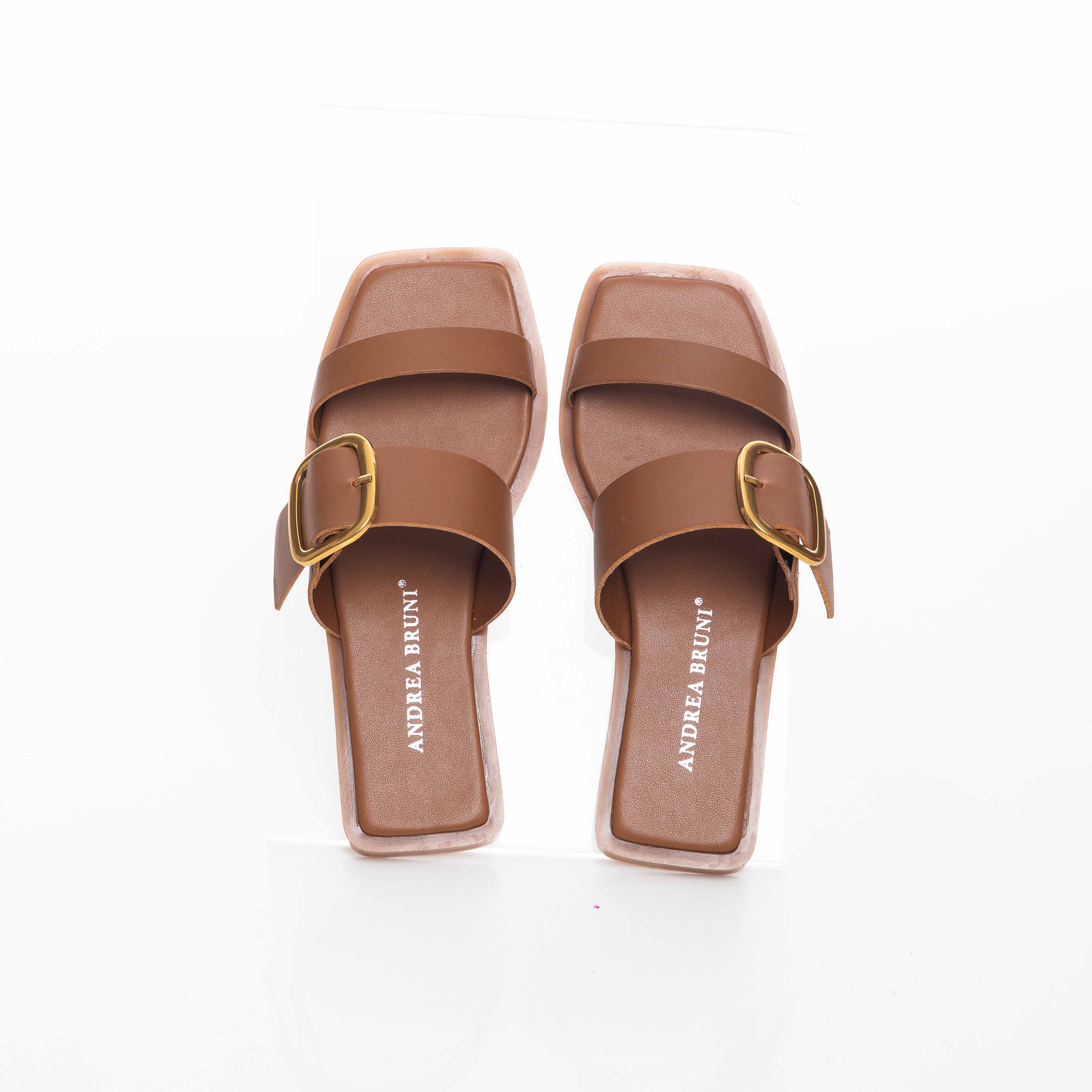 mule plate avec large bride en cuir